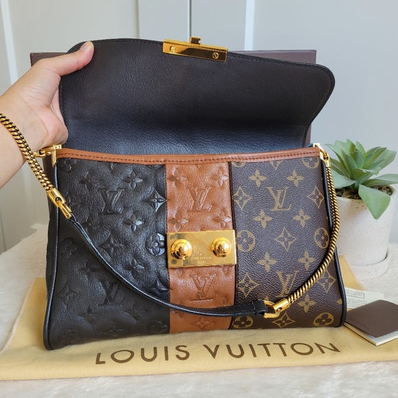 💕STUNNING Very Rare Louis Vuitton Monogram Blocks Pochette Plate Marine - Picture 3 of 16